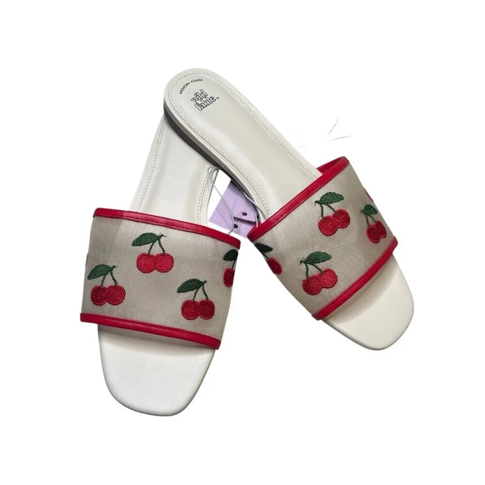 Wild Fable Cherry Embroidered White Mesh Red Trim Slip On Flat Slides size 9 New